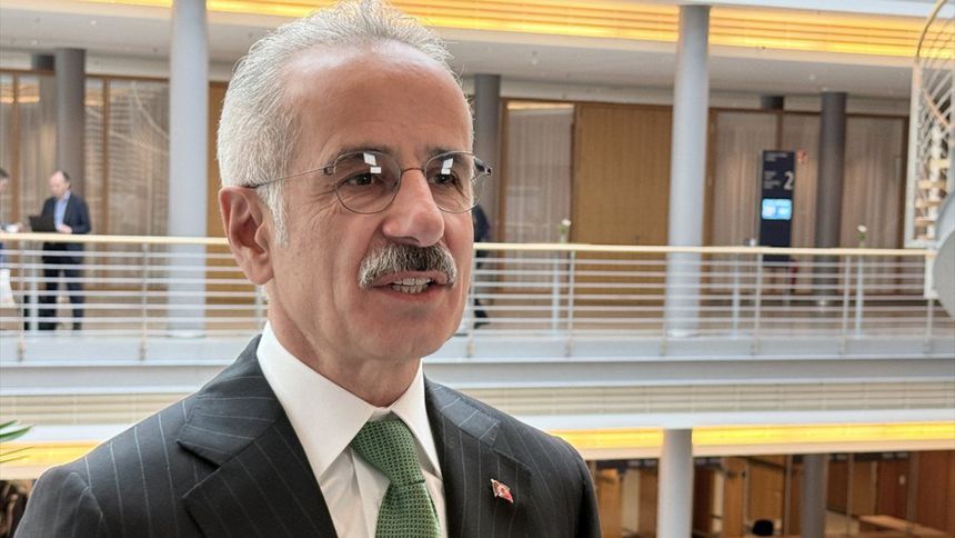 Uraloğlu: Türkiye, jet yakıtı ihraç eden ülkelerden biri