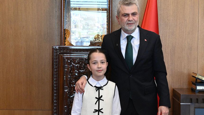 Fırat Görgel, koltuğu Erva Zehra Boyraz’a devretti