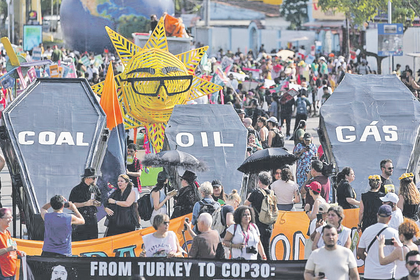 Sokakla diplomasi arasındaki mesafe kapanıyor
