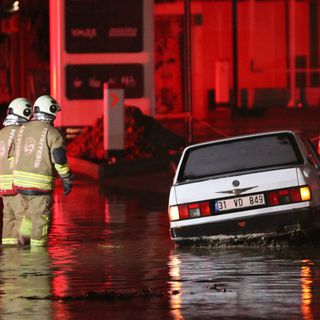 Hatay'ı sel vurdu: 2 ölü