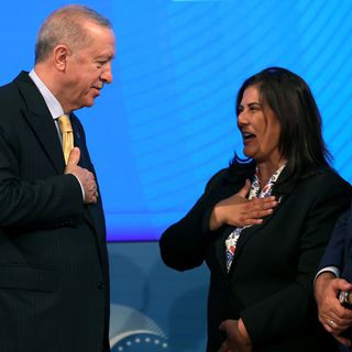 Özlem Çerçioğlu AK Parti'ye katıldı