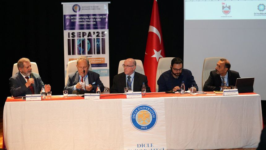 'Teknolojik değişime ayak uyduranlar arayı açacak'