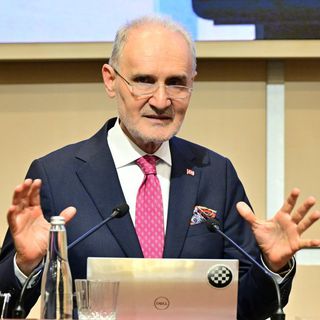 Avdagiç: Yüksek faiz ortamı sonlandırılmalı