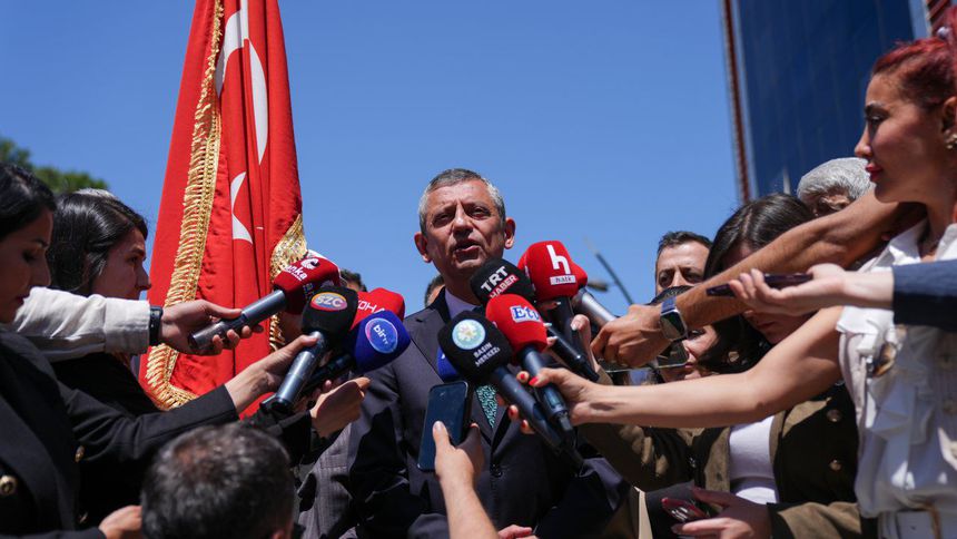 Özgür Özel'den 'PKK' açıklaması: Muhatabı ben değilim
