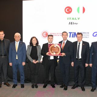 Halıcıların durağı Paris'in ardından Milano oldu