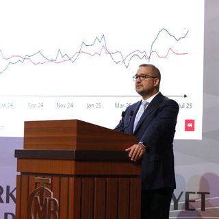 Enflasyonda tahmin ve ara hedef ayrımı geldi