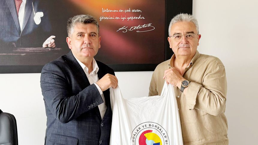 Burdur Ticaret Borsası’ndan öğrencilere kırtasiye desteği