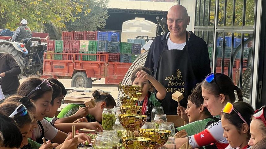 'Haydi Türkiye, Kalp Kırma Zeytin Kır'