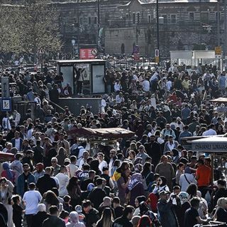 TÜİK araştırması: Mutlu olduğunu söyleyenlerin oranı yüzde 53,3'e çıktı