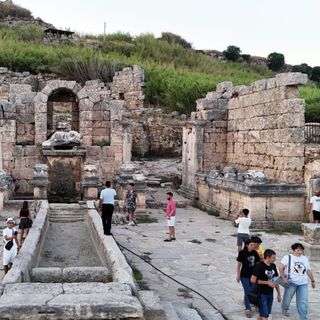 Bakan Ersoy rekoru duyurdu: Türkiye turizmde fark yaratıyor