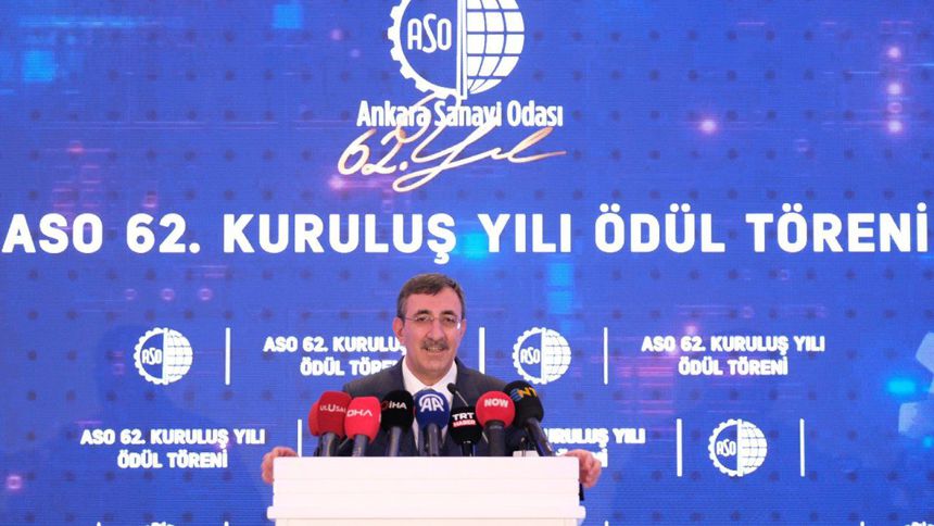 Yılmaz: İthalat değil yatırımla büyüme konusunda değişim yaşanıyor