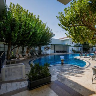 Herakles Termal Otel, termal tedaviyle yerli turistin ilgisini çekiyor