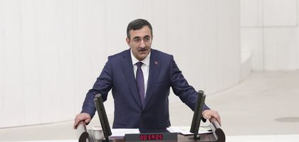Cevdet Yılmaz: İşsizlik oranı tek haneli seyrini 38. aya taşıdı