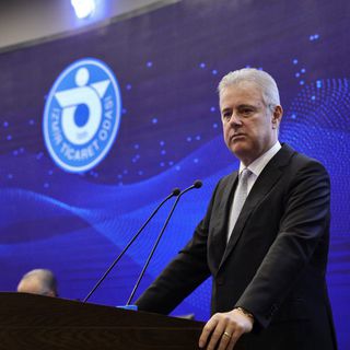 İZTO Başkanı Mahmut Özgener: “Ticari kredi kartlarında kısıtlamalar, iş insanlarının elini kolunu bağlıyor”