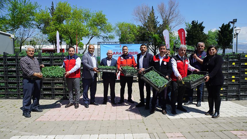 Üreticiye 650 bin biber fidesi hibe edildi