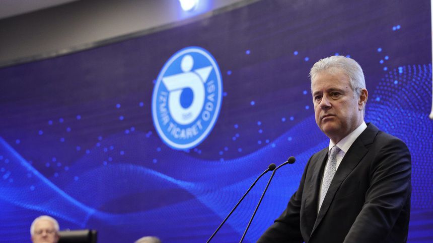 Özgener: Ticari kredi kartlarında kısıtlamalar, iş insanlarının elini kolunu bağlıyor
