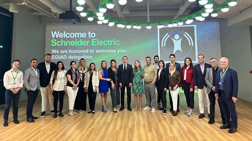 'Yapay zekayı iş süreçlerimize adapte etmek zorundayız'