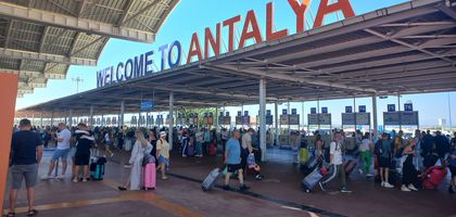 Antalya 9 ayda yüzde 5 turist kaybetti