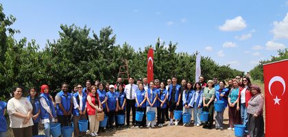 Mihalıççık'ta gönüllü hasat etkinliği