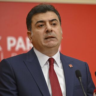 CHP Sözcüsü Zeynel Emre: Ortada bir hukuksuzluk var, adayımıza sahip çıkacağız