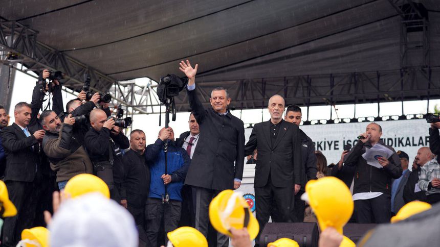 Sendikalar 1 Mayıs'ı kutladı: Vergi için çözüm bekliyoruz; adalet ve demokrasi istiyoruz