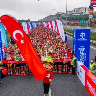 Kocaeli Büyükşehir Belediyesi, Cumhuriyet koşusunu ilk kez köprüde düzenledi