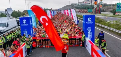 Kocaeli Büyükşehir Belediyesi, Cumhuriyet koşusunu ilk kez köprüde düzenledi