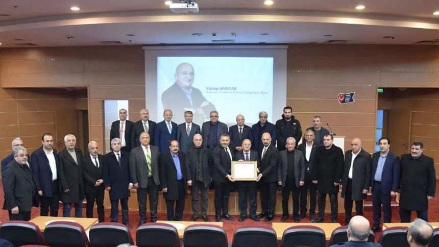 Depremde yıkılan çarşının yenisine çağrı yapılan 800 esnaftan taşınan neden 8’de kaldı? Depremde yıkılan çarşının yenisine çağrı yapılan 800 esnaftan taşınan neden 8’de kaldı?