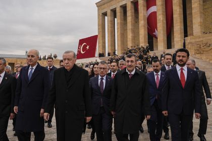 Devlet-siyaset-iktidar-muhalefet 103. yılda Cumhuriyet coşkusuyla Ata’nın huzurunda
