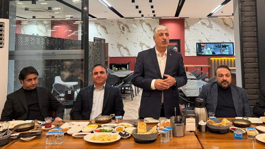 Başkan Ömeroğlu Dilovası’ndaki yatırımları basınla paylaştı