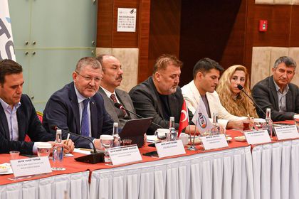 Ruslar gitti, konut satışları ve inşaat zorda