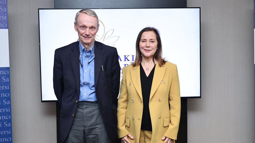 Profesör Katzenstein: Türkiye için yakın gelecekte tehditkar bir durum görünmüyor Profesör Katzenstein: Türkiye için yakın gelecekte tehditkar bir durum görünmüyor
