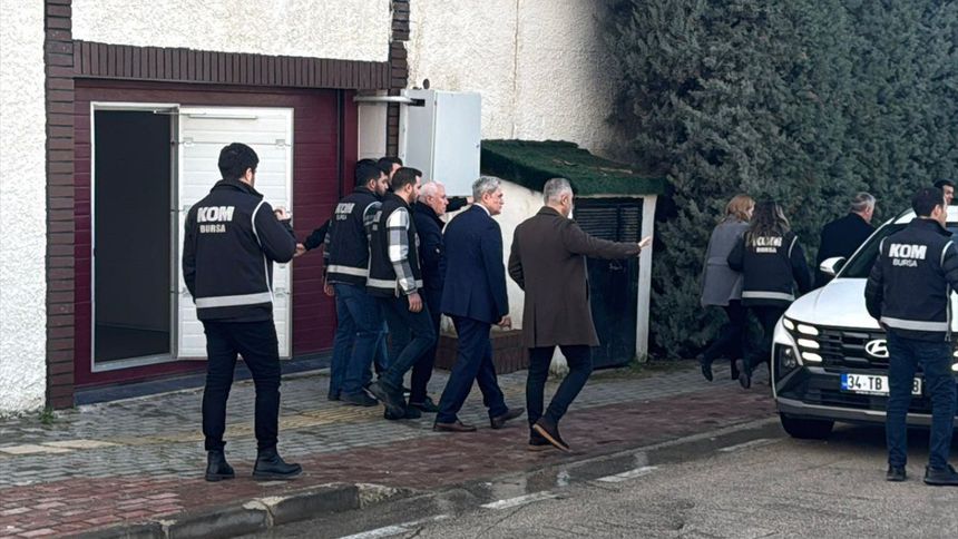 Bursa Büyükşehir Belediye Başkanı Mustafa Bozbey gözaltına alındı