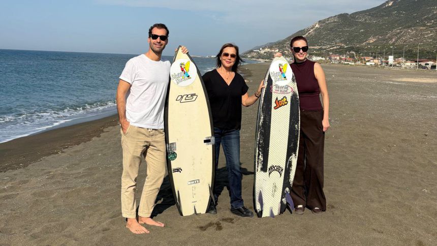 Hatay Sörf Merkezi gençlere Akdenizli olduklarını hatırlatıyor Hatay Sörf Merkezi gençlere Akdenizli olduklarını hatırlatıyor