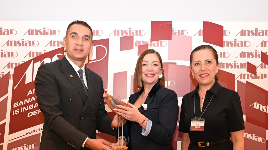 Arzu Kaprol: Moda ve teknolojiyle geleceği inşa ediyoruz