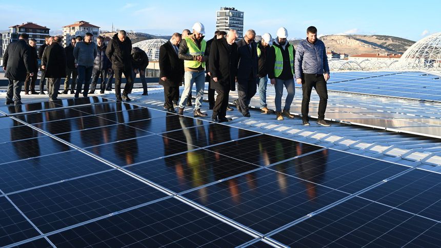 Otogar çatısına GES