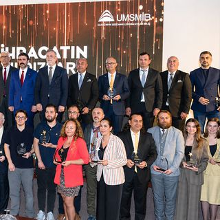Bursa'da ihracatın yıldızları ödüllerine kavuştu