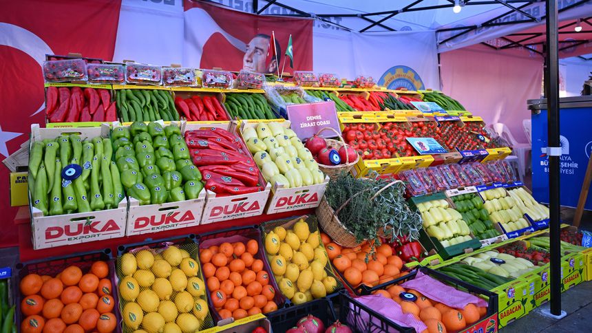 Şubat ayında domates, sebze ve meyve miktarı azaldı, fiyatları arttı