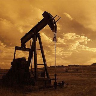 Petrol 4 yıl sonra ilk kez 65 doların altında