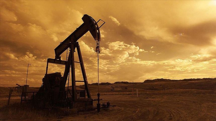 Petrol 4 yıl sonra ilk kez 65 doların altında