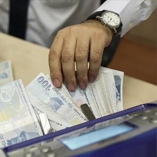 Yüksek faiz ile gecikmiş alacak kârları baskıladı