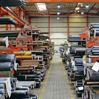 Baz metallerde umut var, coşku yok