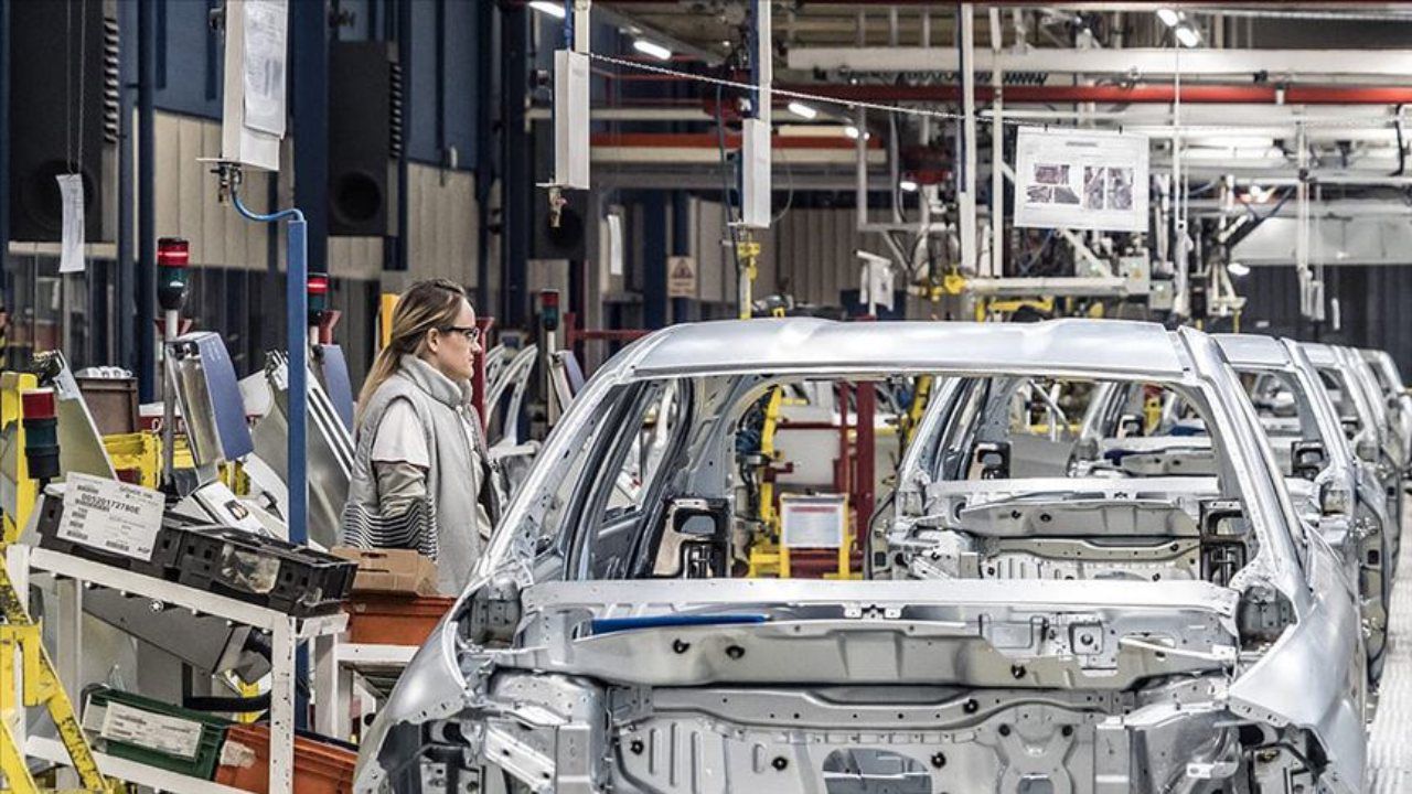Otomotiv üretimi ilk 5 ayda yüzde 1,4 azaldı Otomotiv üretimi ilk 5 ayda yüzde 1,4 azaldı