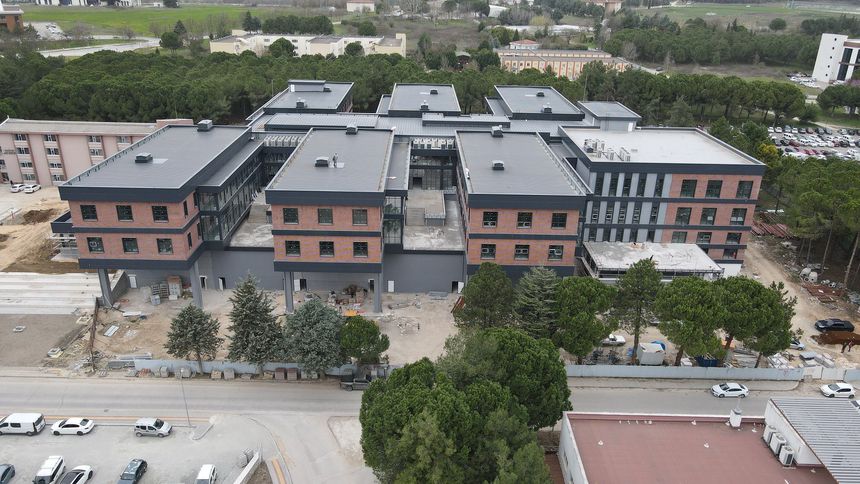 BUÜ’ye 30 bin metrekarelik derslik yatırımı