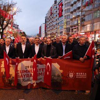 Cumhuriyet coşkusunda Bursa tek yürek