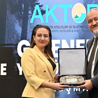 'Siyasi krizler turizmi olumsuz etkiliyor'