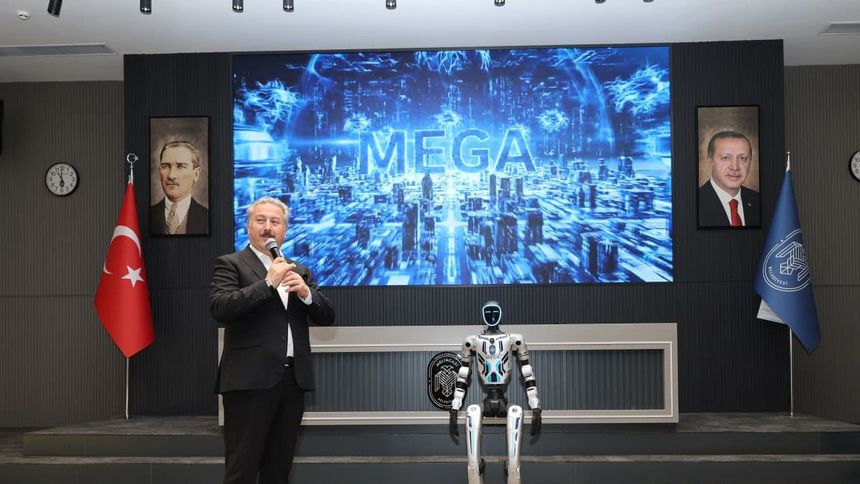 İnsansı robot MEGA, Melikgazi’de göreve başladı
