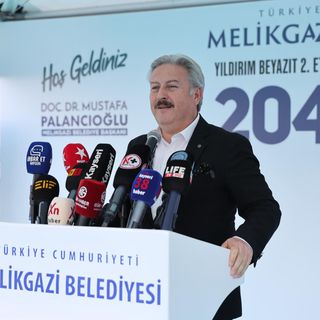 Melikgazi Belediyesi 204 hak sahibine evleri teslim etti