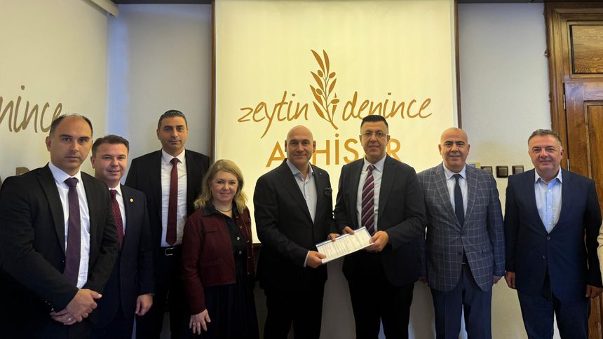Akhisar Ticaret Borsası ile Vakıfbank arasında protokol