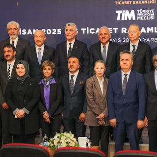 Nisanda dış ticaret açığı 12 milyar 38 milyon dolar